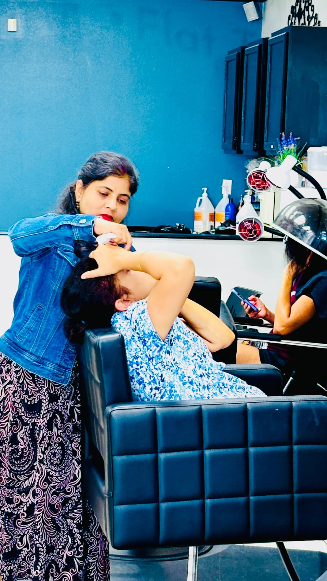 A threading appointment in progress